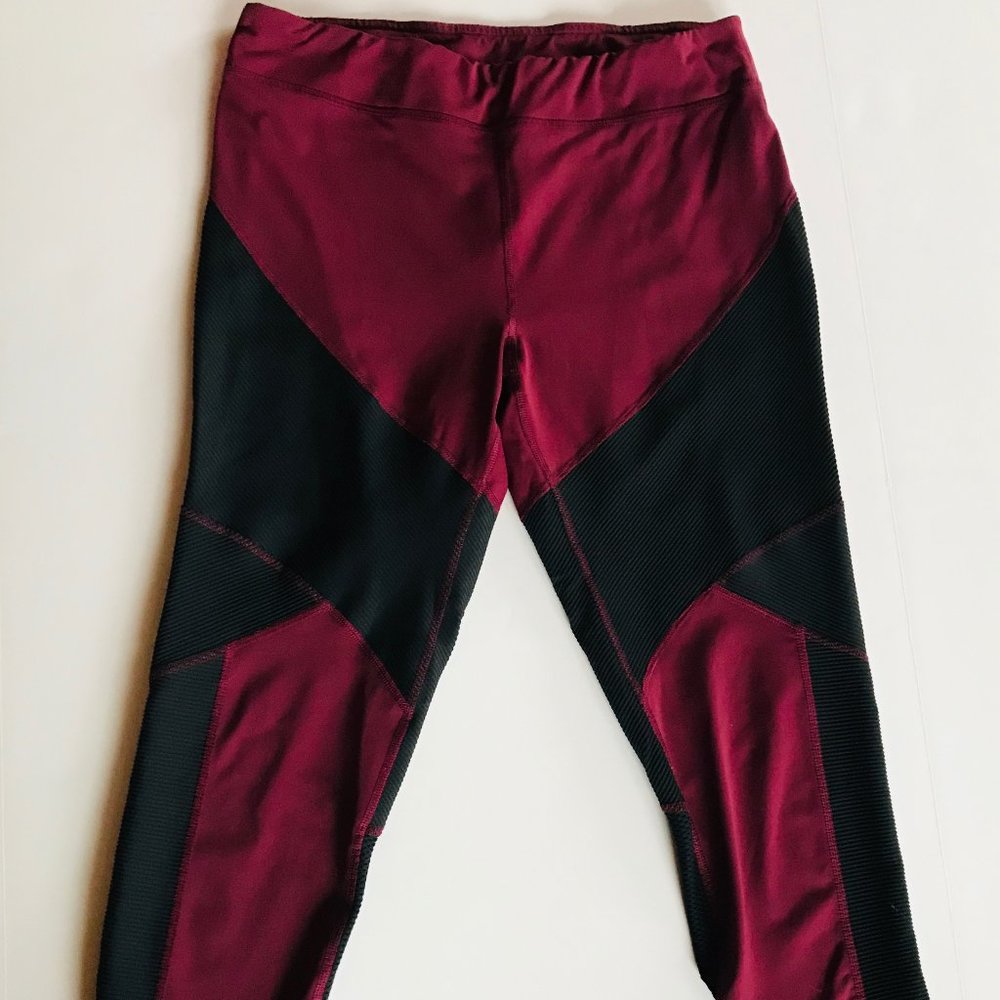 Champion Cropped Leggings Ribbed Maroon and Black